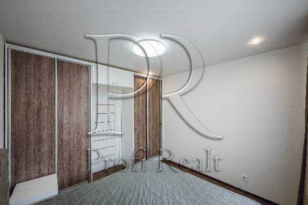 Продаж 2-кімнатної квартири 56 м², Стеценка вул., 75В