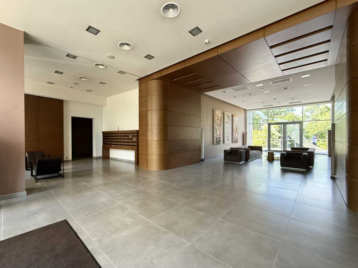 Продажа 3-комнатной квартиры 118 м², Раисы Окипной ул., 18