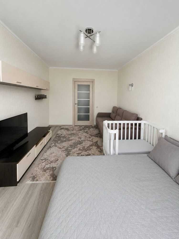 Продаж 1-кімнатної квартири 42 м², Чубинського вул., 2