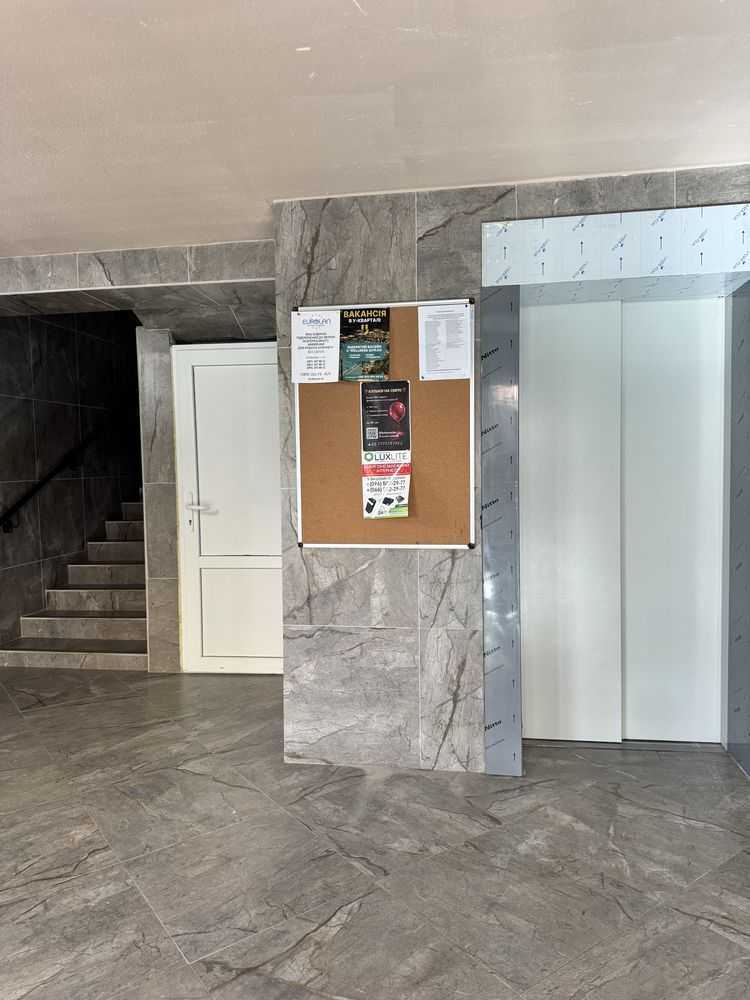 Продаж 2-кімнатної квартири 70 м², Героїв Небесної Сотні просп., 14/3
