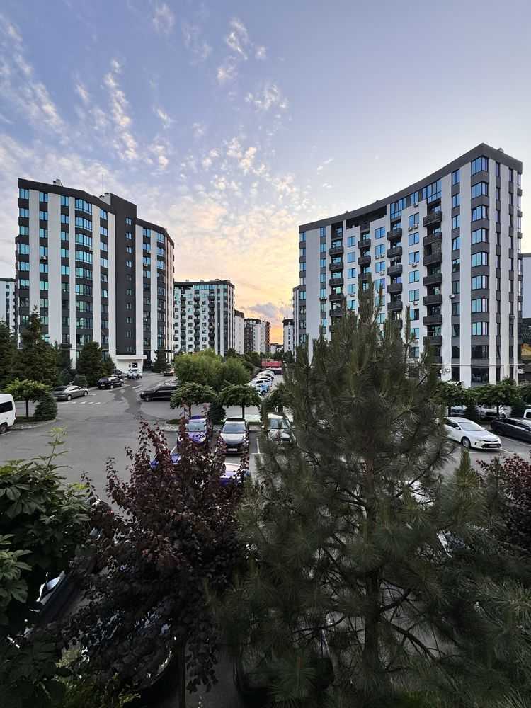 Продаж 2-кімнатної квартири 70 м², Героїв Небесної Сотні просп., 14/3