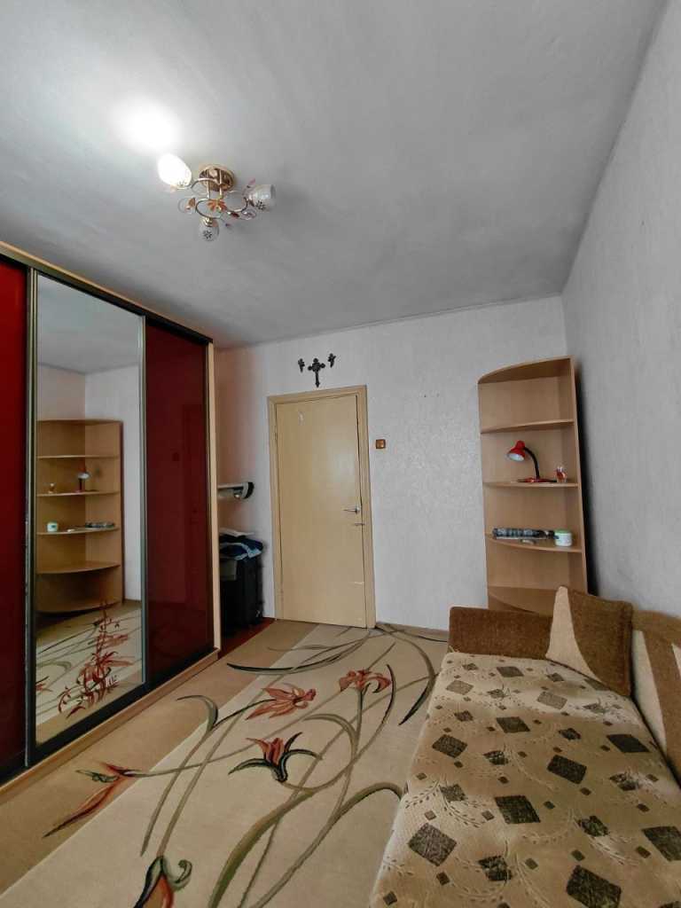 Продажа 3-комнатной квартиры 67 м², Возрождения просп., 49
