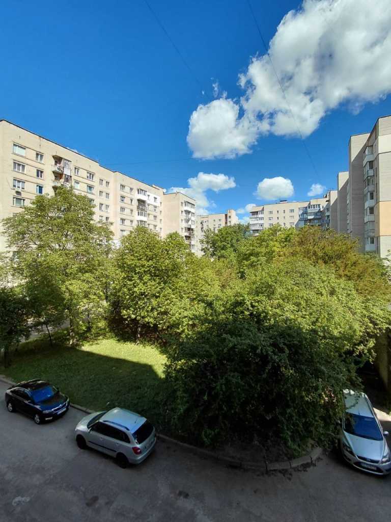 Продажа 3-комнатной квартиры 67 м², Возрождения просп., 49