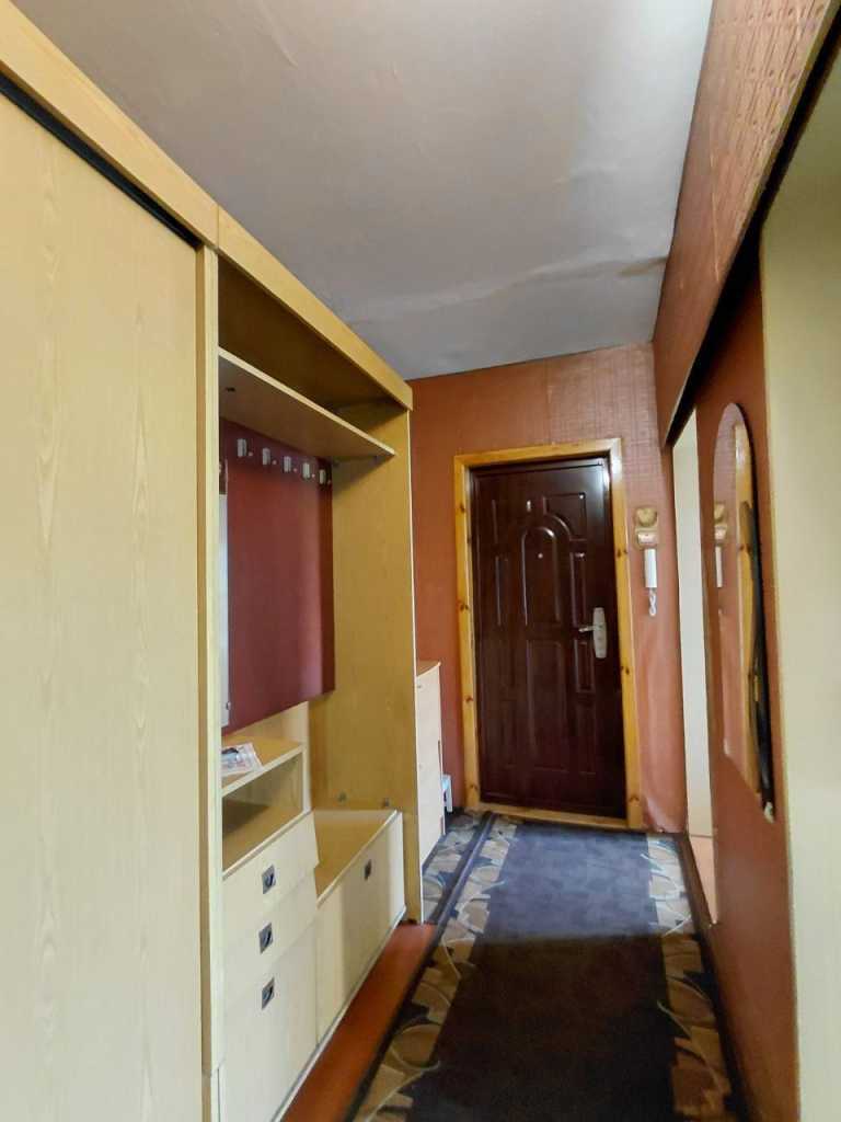Продажа 3-комнатной квартиры 67 м², Возрождения просп., 49