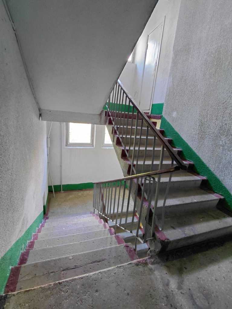 Продажа 3-комнатной квартиры 67 м², Возрождения просп., 49