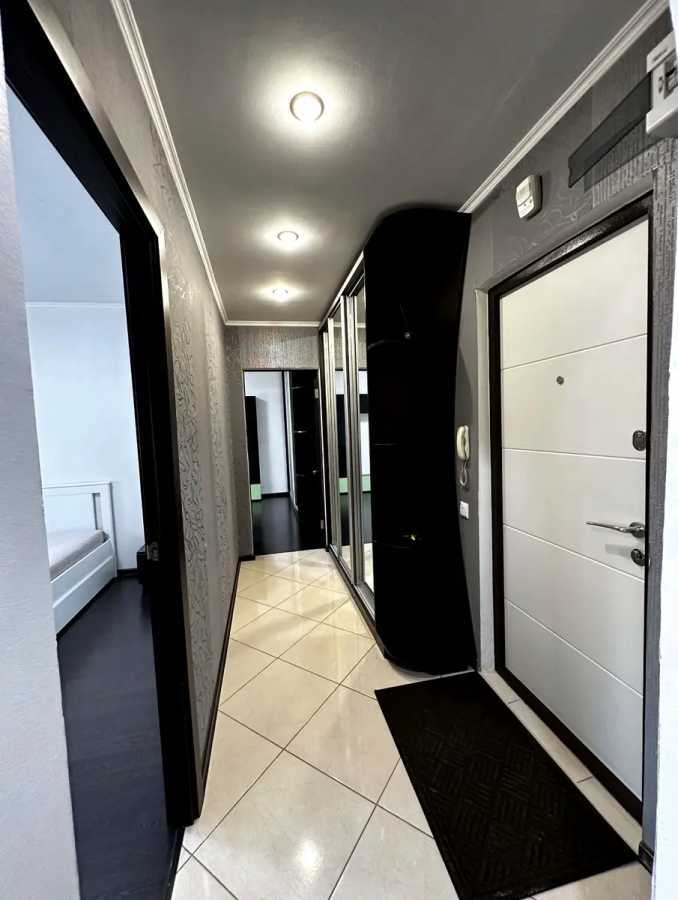 Продаж 2-кімнатної квартири 52.3 м², Бурмистенка вул., 12