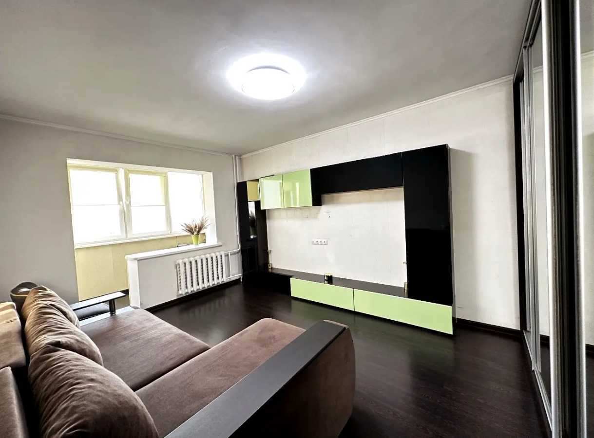 Продаж 2-кімнатної квартири 52.3 м², Бурмистенка вул., 12