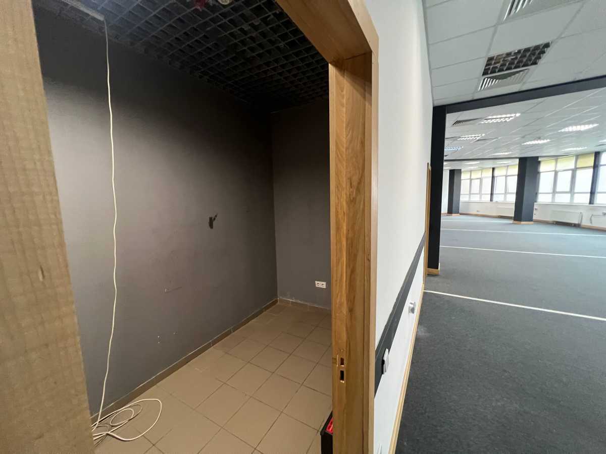 Оренда офісу 300 м², Євгена Коновальця вул., 36-Д