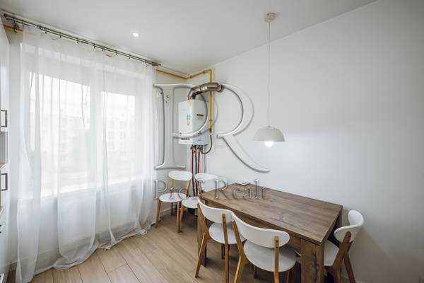 Продаж 2-кімнатної квартири 60 м², Печерська вул., 24