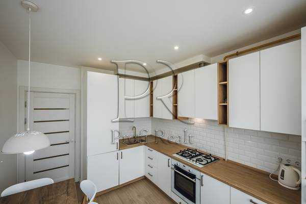 Продаж 2-кімнатної квартири 60 м², Печерська вул., 24