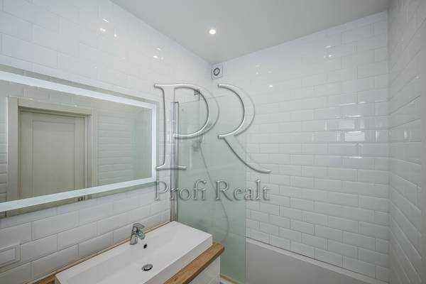 Продаж 2-кімнатної квартири 60 м², Печерська вул., 24