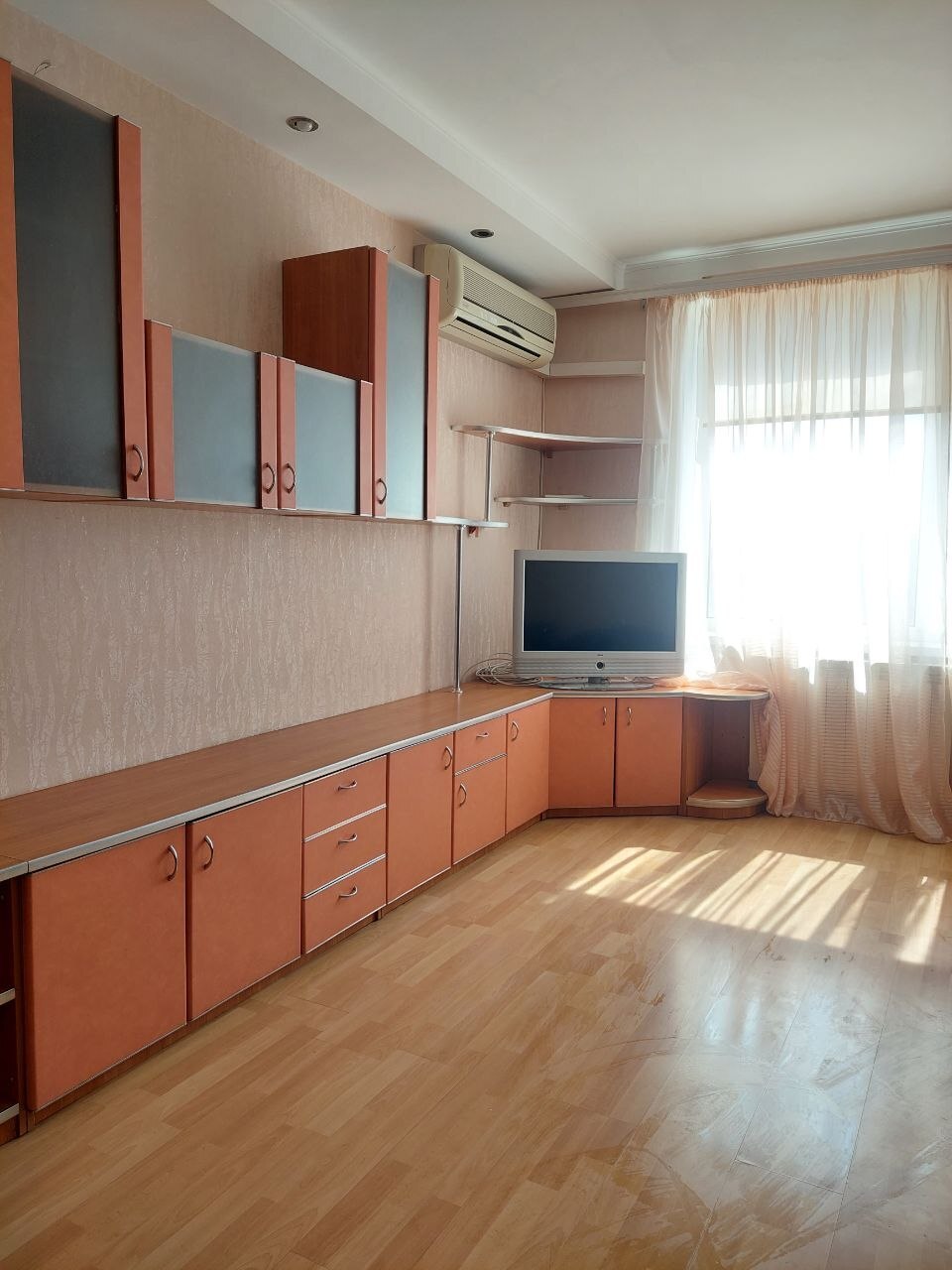 Аренда 3-комнатной квартиры 68 м², Амвросия Бучмы ул., 8