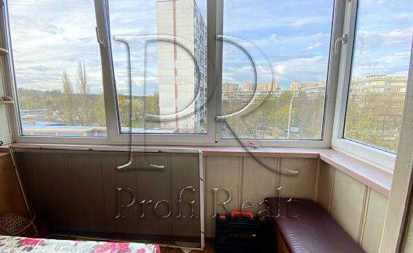 Продаж 3-кімнатної квартири 106 м², Автозаводська вул., 99/4