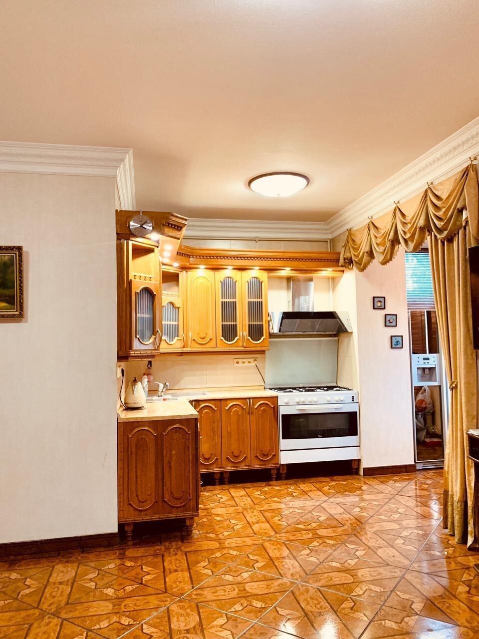 Оренда 2-кімнатної квартири 75 м², Леоніда Первомайського вул., 9А