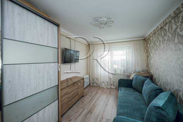 Продажа 3-комнатной квартиры 60 м², Победы просп., 148/1