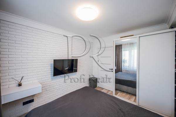 Продажа 3-комнатной квартиры 60 м², Победы просп., 148/1
