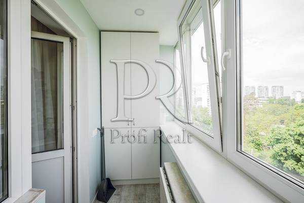 Продажа 3-комнатной квартиры 60 м², Победы просп., 148/1