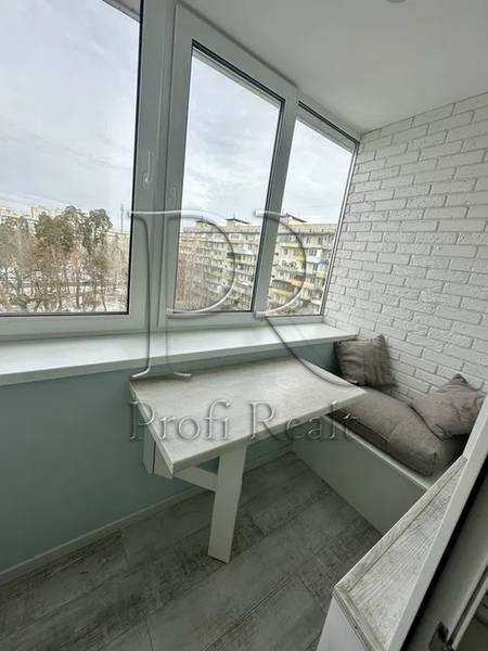 Продажа 3-комнатной квартиры 60 м², Победы просп., 148/1