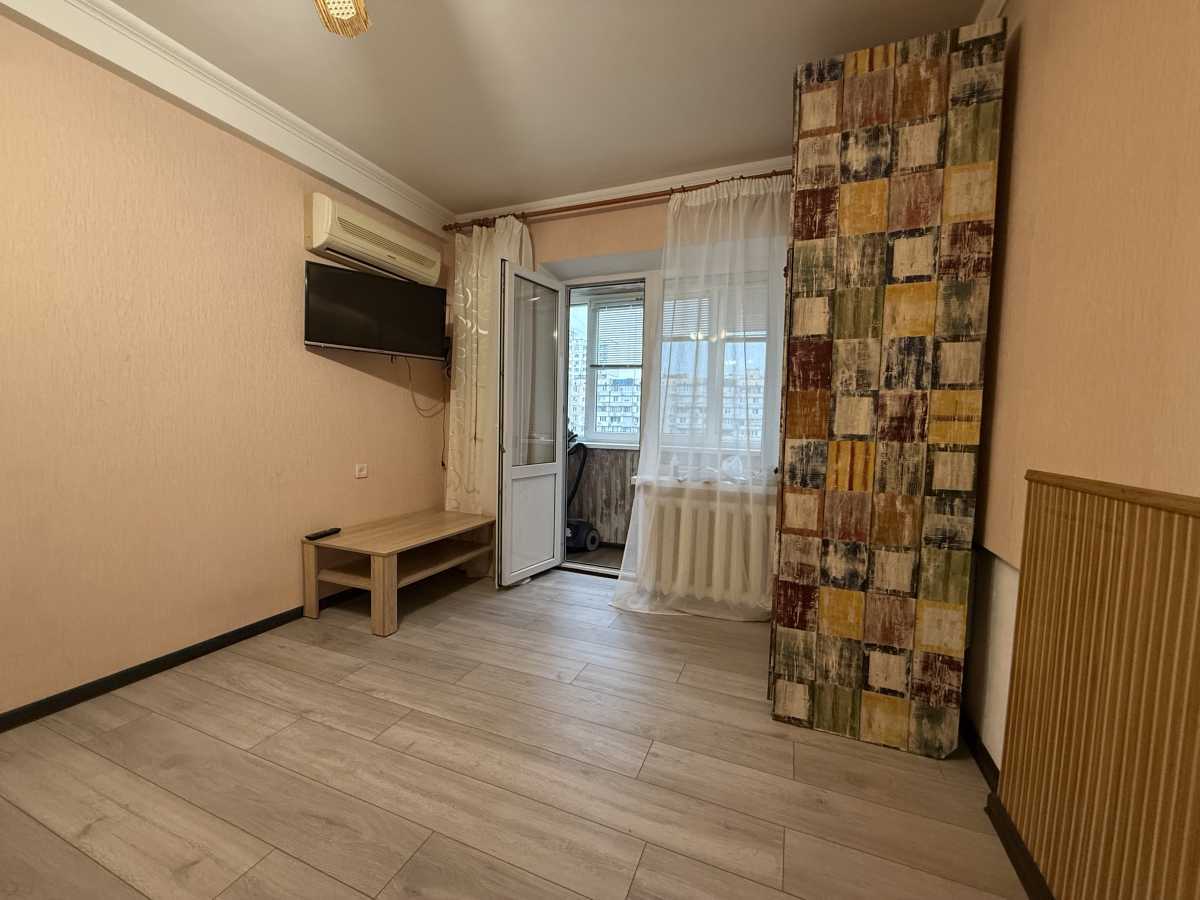 Аренда 1-комнатной квартиры 30.2 м², Оболонская наб., 3