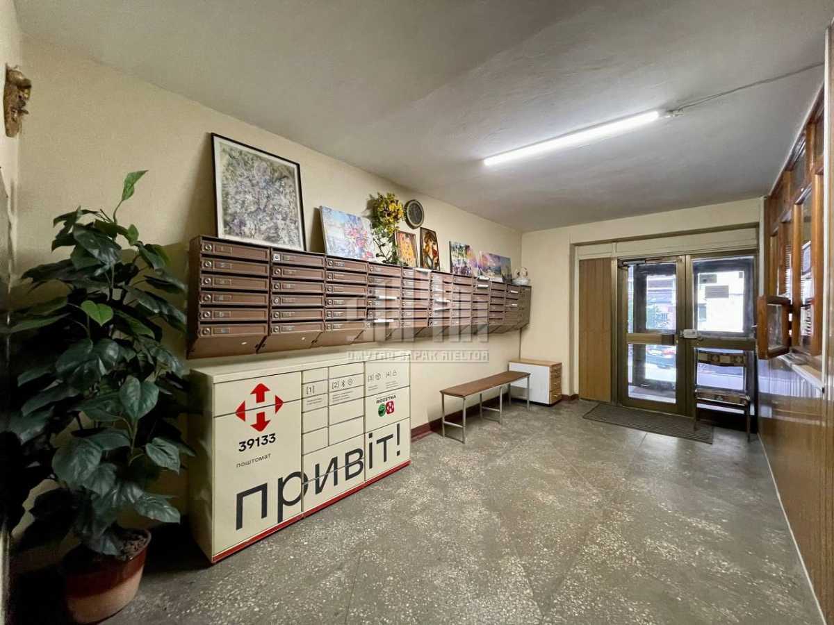 Продажа 2-комнатной квартиры 56.2 м², Владимира Антоновича ул., 102
