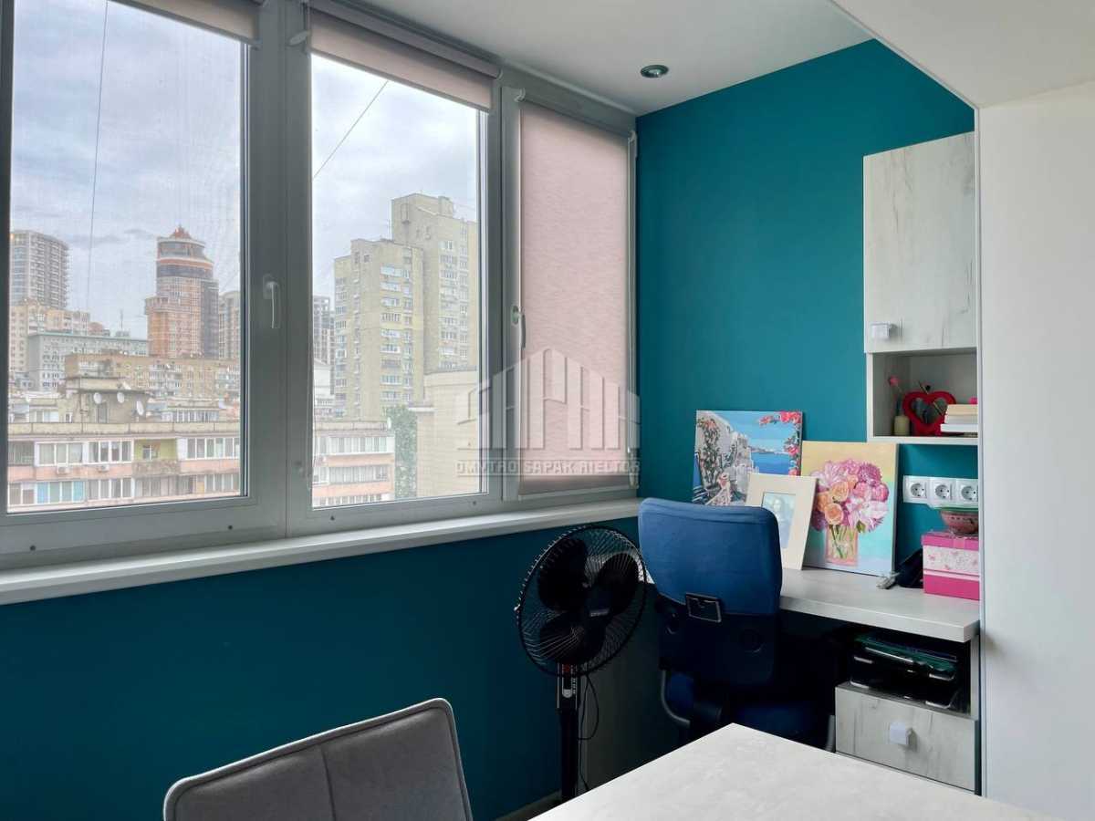 Продажа 2-комнатной квартиры 56.2 м², Владимира Антоновича ул., 102
