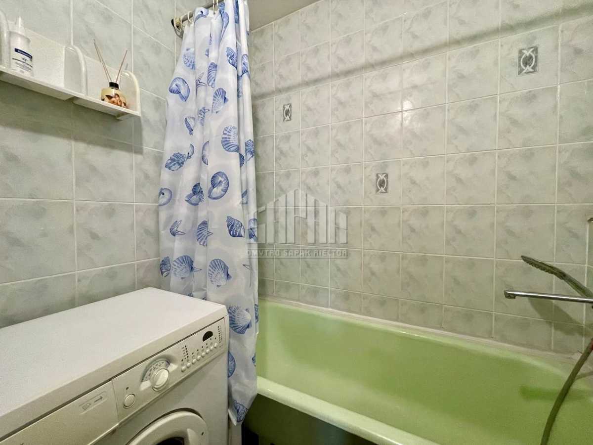 Продажа 2-комнатной квартиры 56.2 м², Владимира Антоновича ул., 102