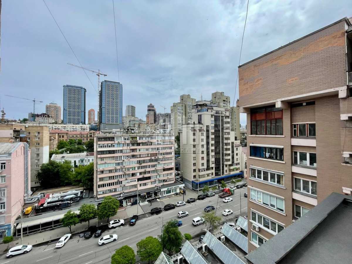 Продажа 2-комнатной квартиры 56.2 м², Владимира Антоновича ул., 102