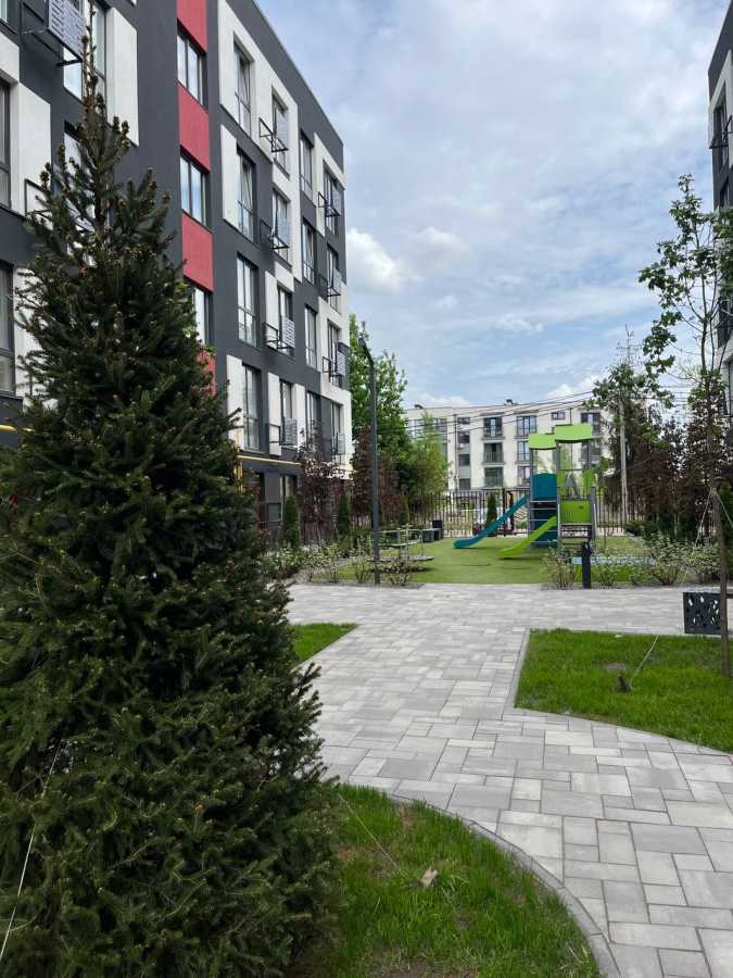 Продаж 1-кімнатної квартири 31 м², Інститутська вул., 5