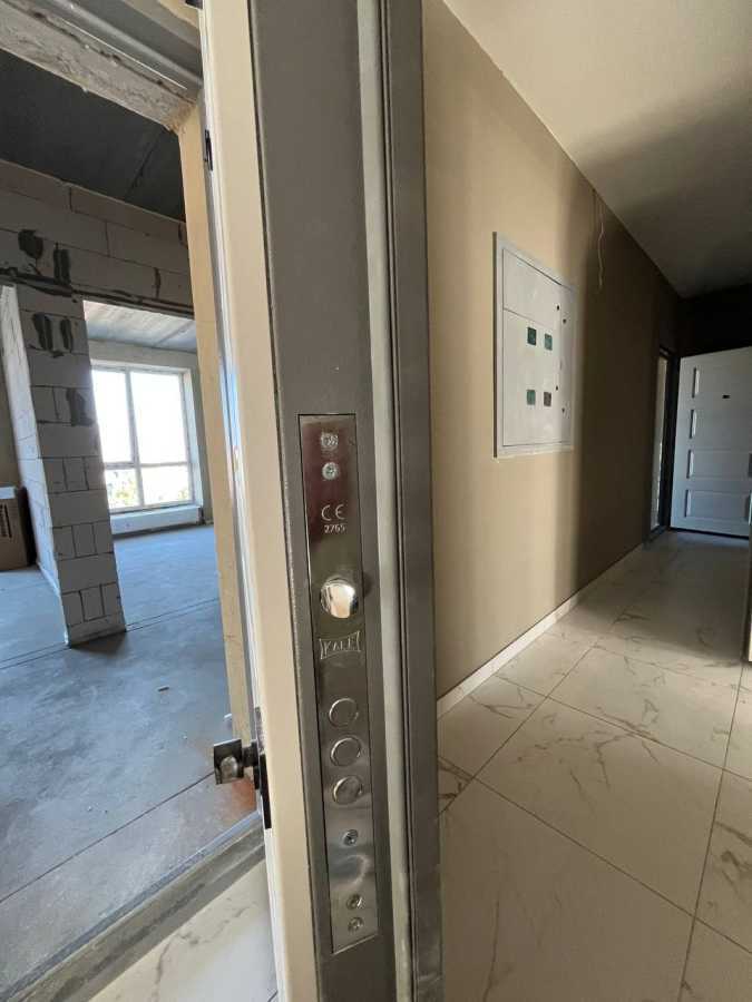 Продаж 1-кімнатної квартири 31 м², Інститутська вул., 5