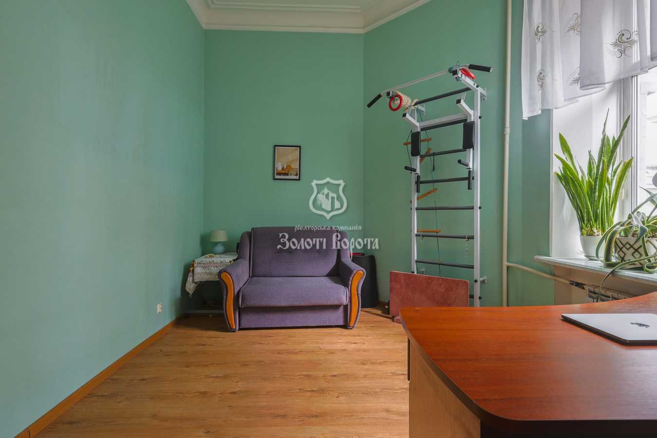 Продажа 3-комнатной квартиры 64 м², Набережно-Крещатицкая ул., 7