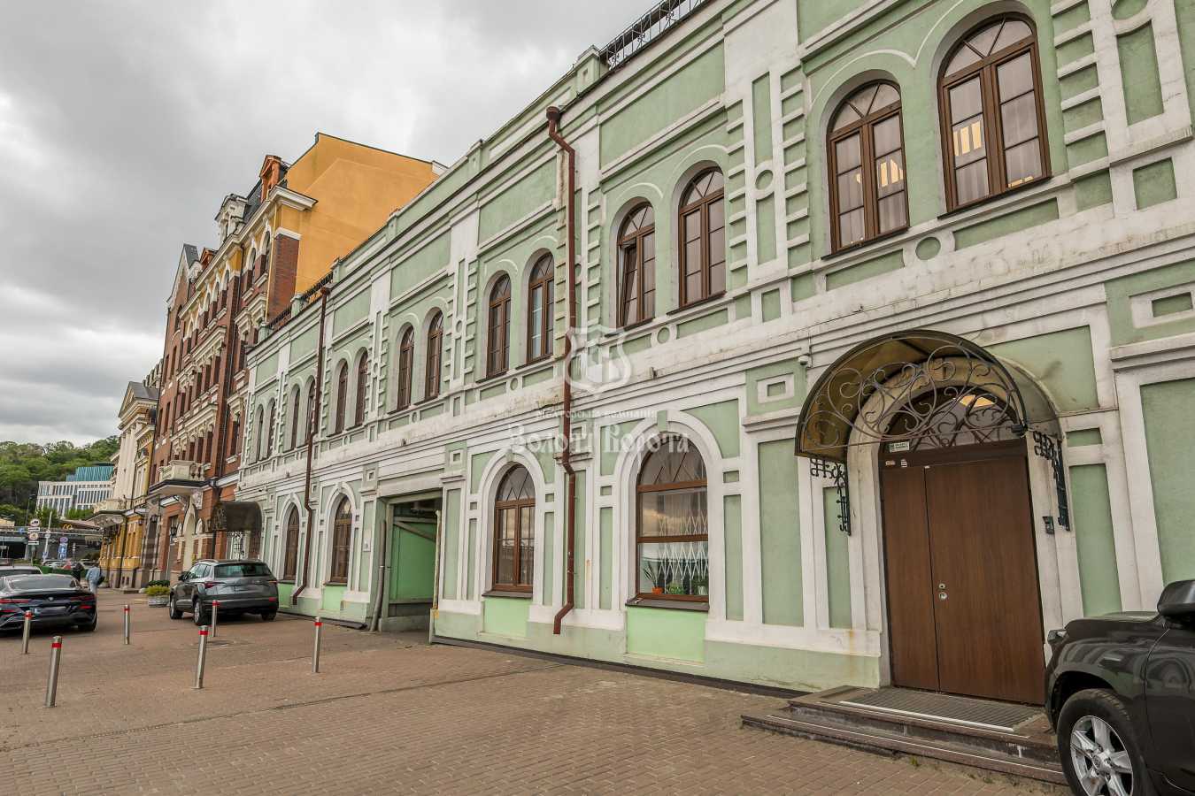 Продажа 3-комнатной квартиры 64 м², Набережно-Крещатицкая ул., 7