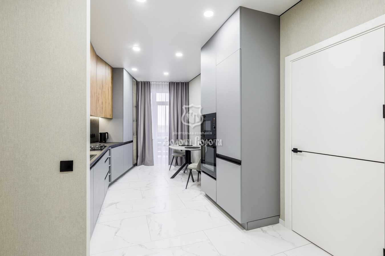 Продаж 1-кімнатної квартири 38 м², Героїв Небесної Сотні просп., 16/10