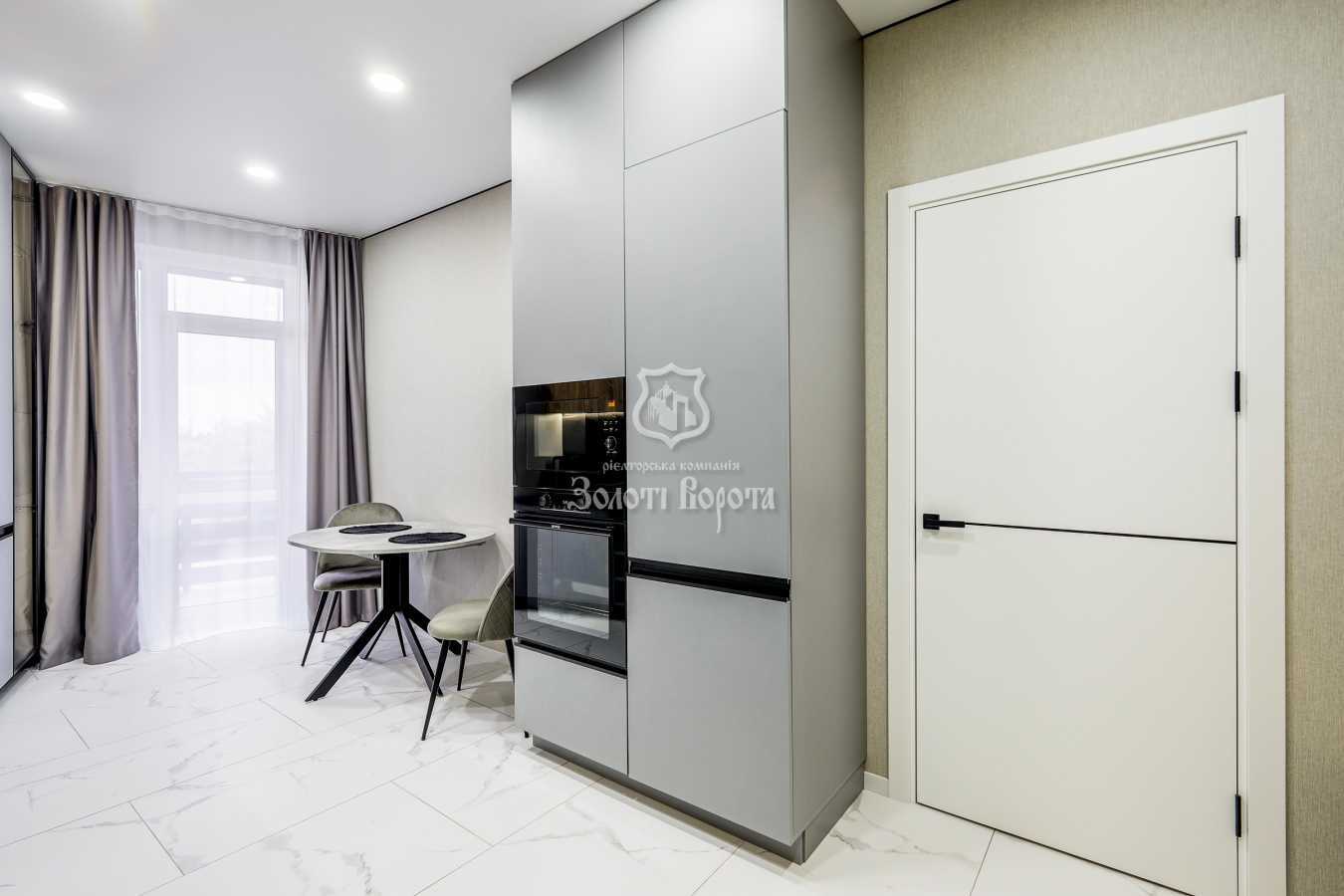 Продаж 1-кімнатної квартири 38 м², Героїв Небесної Сотні просп., 16/10