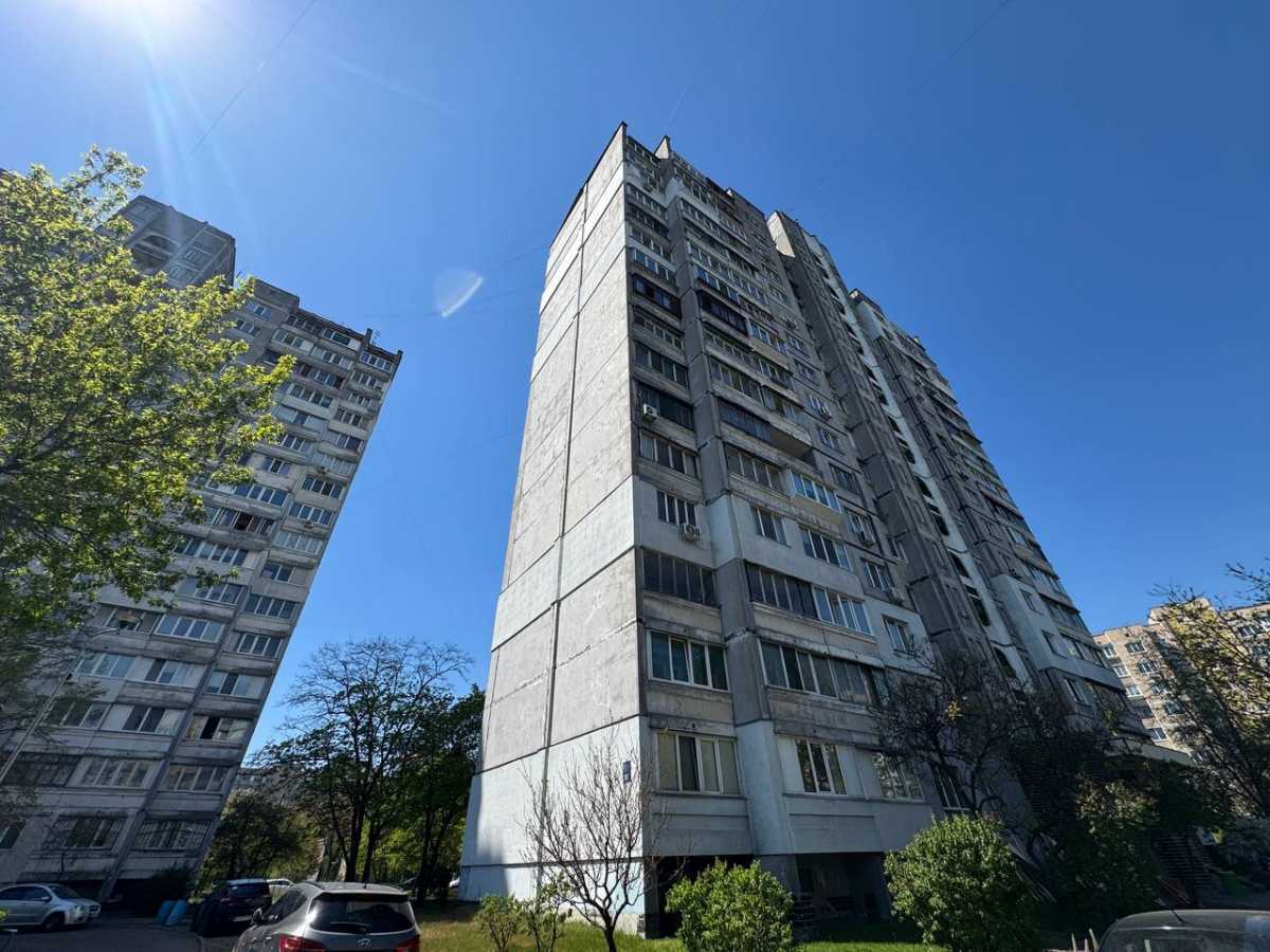 Продажа 3-комнатной квартиры 84 м², Николая Закревского ул., 35