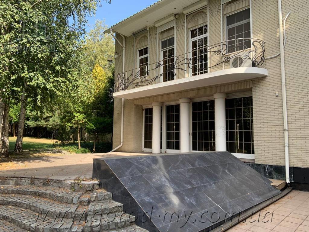 Продажа поместья 1500 м², Лазаряна ул.