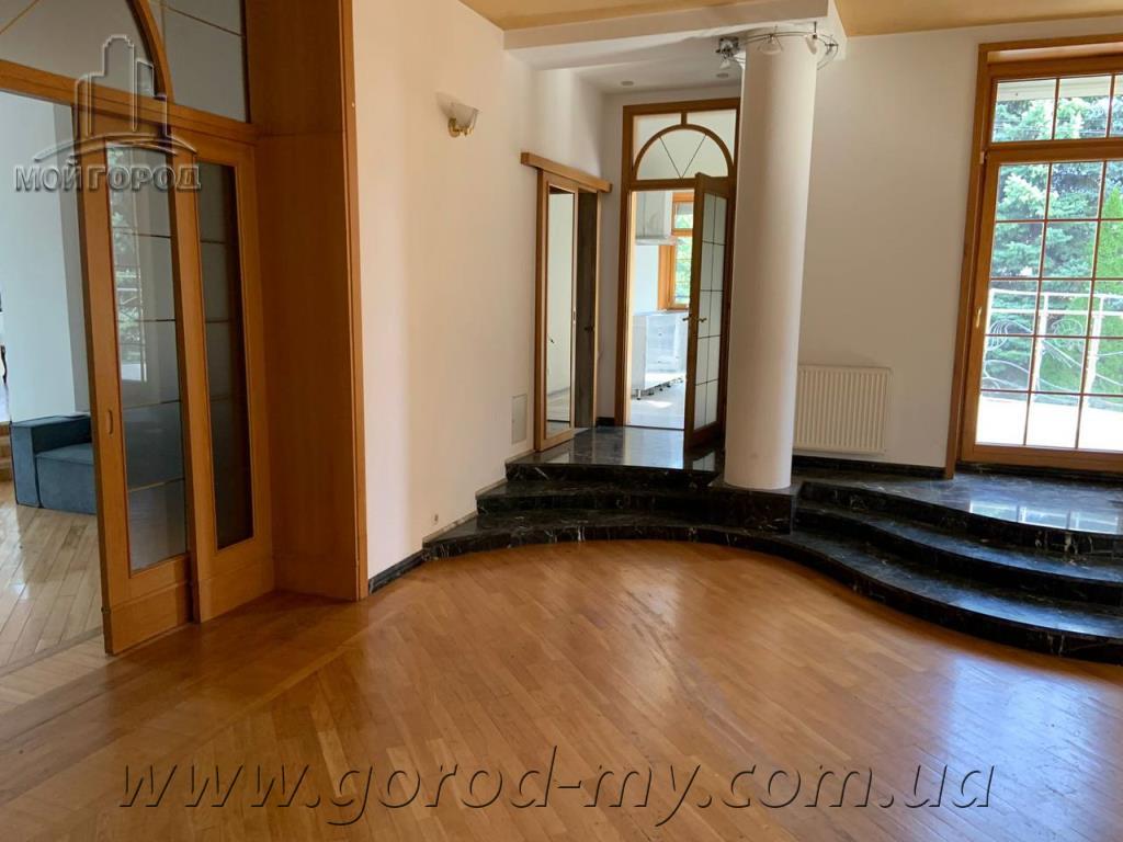 Продажа поместья 1500 м², Лазаряна ул.