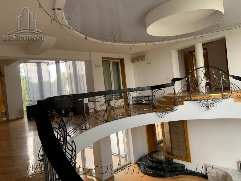 Продажа поместья 1500 м², Лазаряна ул.