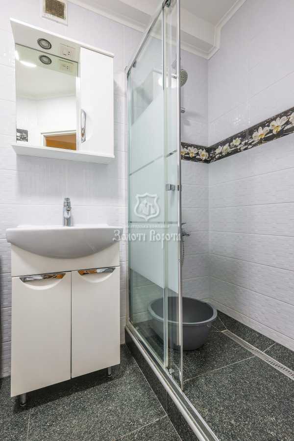 Продаж 1-кімнатної квартири 32.2 м², Березняківська вул., 14