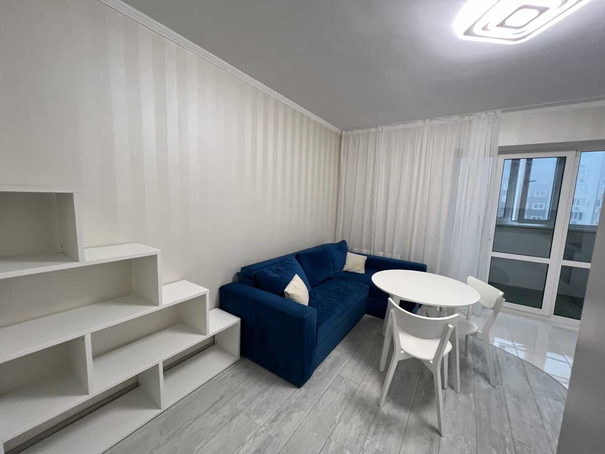 Продаж 1-кімнатної квартири 49 м², Лесі Українки вул., 2