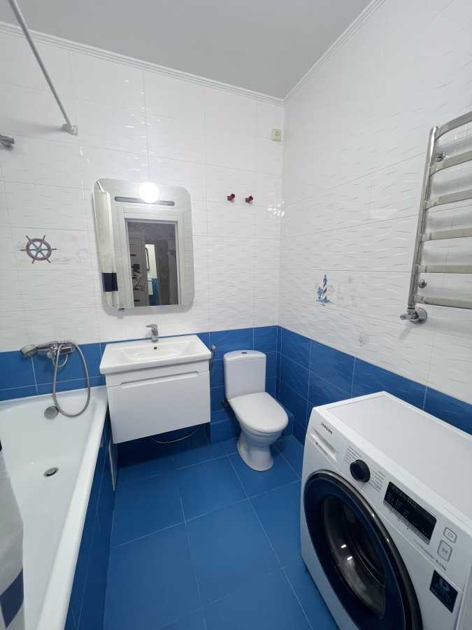 Продаж 1-кімнатної квартири 49 м², Лесі Українки вул., 2