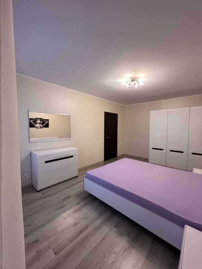 Продажа 2-комнатной квартиры 72 м², Сергея Данченко ул., 5