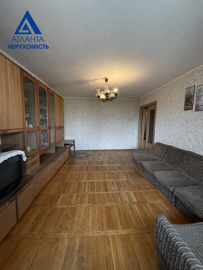 Продажа 3-комнатной квартиры 63.3 м², Молодежи просп.