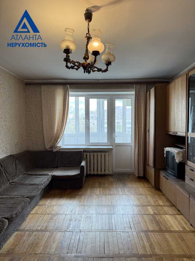 Продажа 3-комнатной квартиры 63.3 м², Молодежи просп.