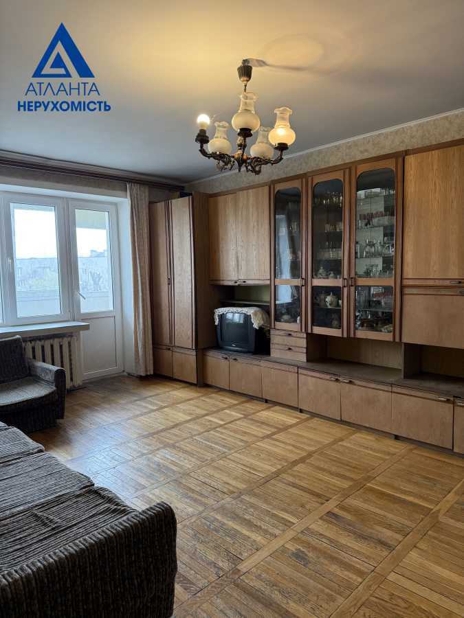 Продажа 3-комнатной квартиры 63.3 м², Молодежи просп.