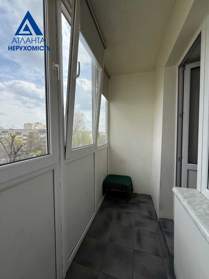 Продажа 3-комнатной квартиры 63.3 м², Молодежи просп.
