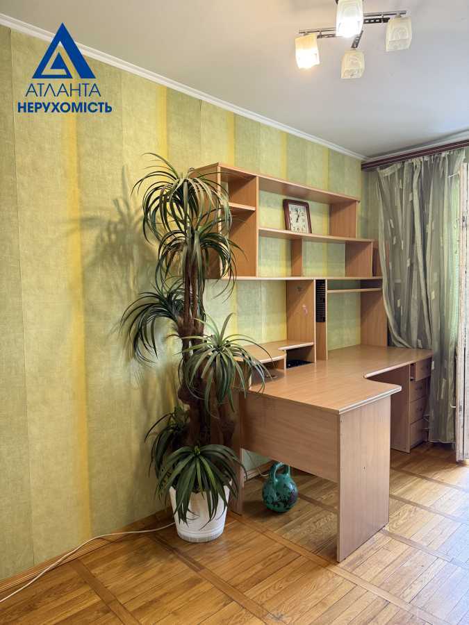 Продажа 3-комнатной квартиры 63.3 м², Молодежи просп.