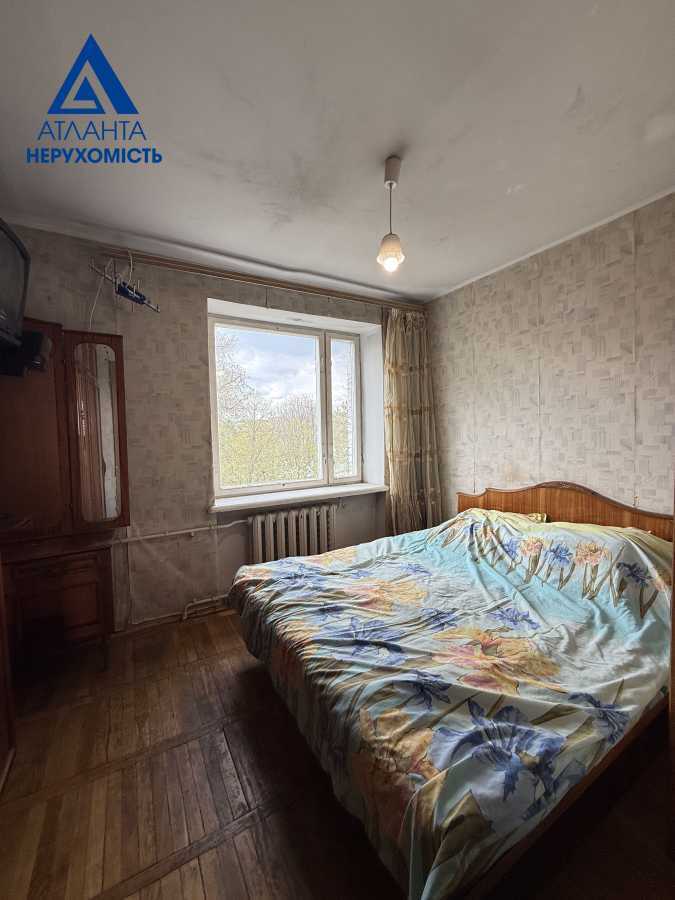 Продажа 3-комнатной квартиры 63.3 м², Молодежи просп.