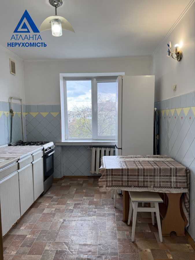 Продажа 3-комнатной квартиры 63.3 м², Молодежи просп.