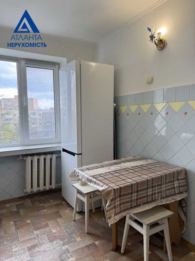 Продажа 3-комнатной квартиры 63.3 м², Молодежи просп.