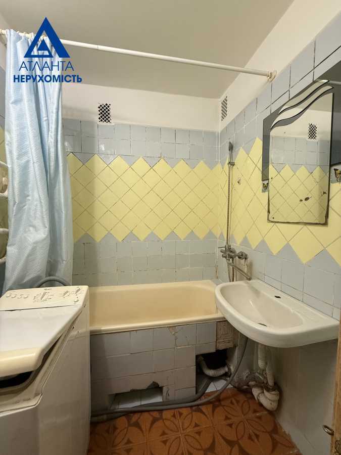 Продажа 3-комнатной квартиры 63.3 м², Молодежи просп.